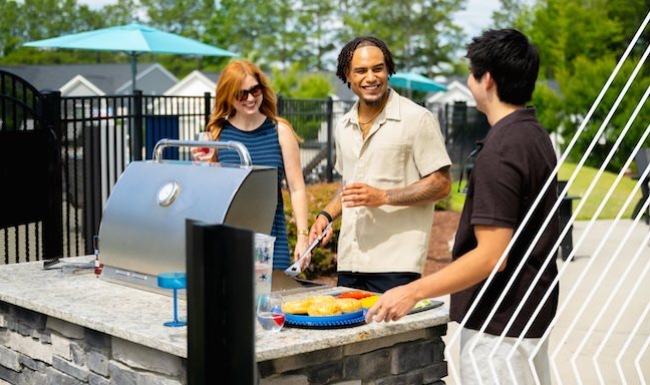 friends grilling